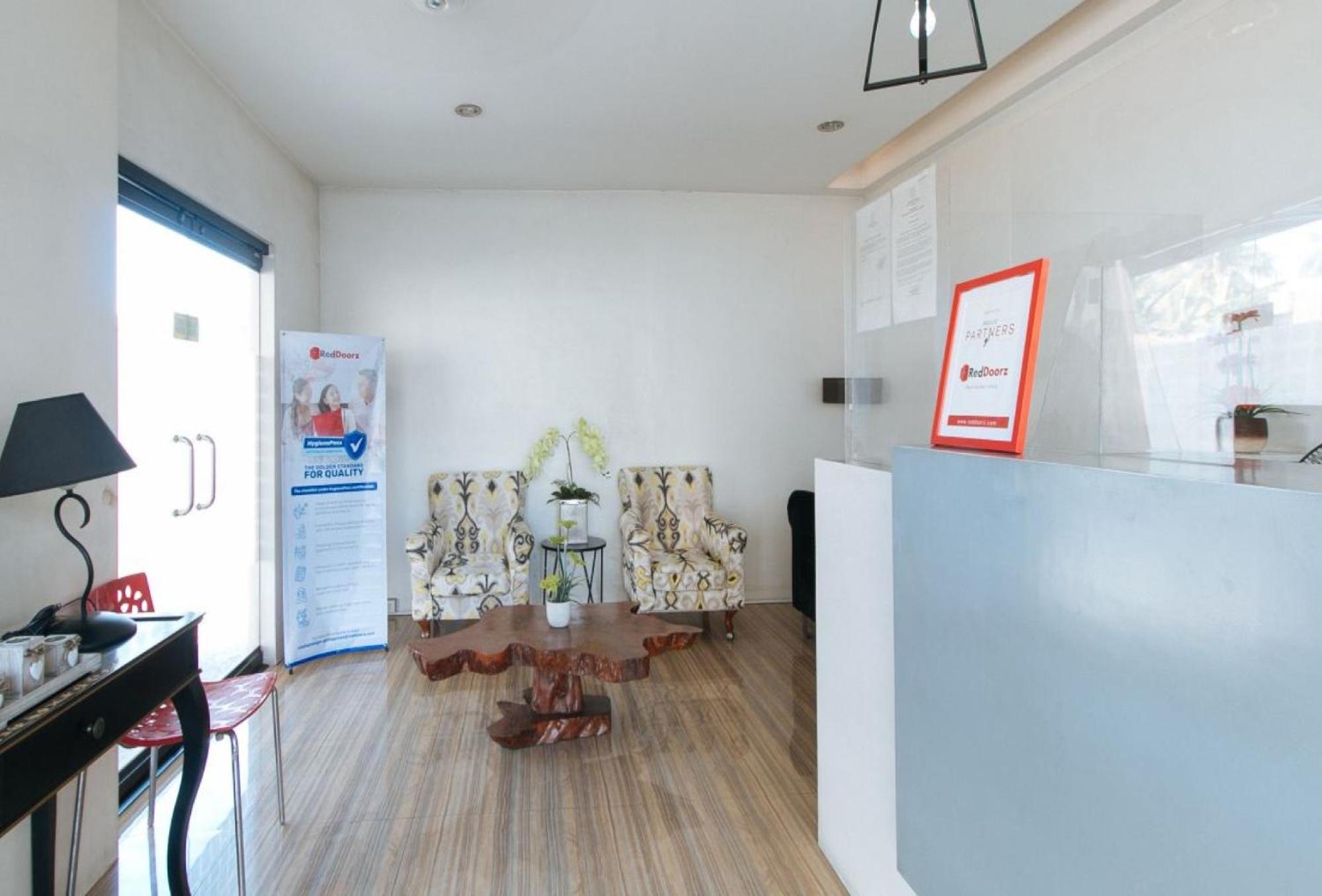 Reddoorz Plus @ Taj Hotel Tuguegarao Exterior foto