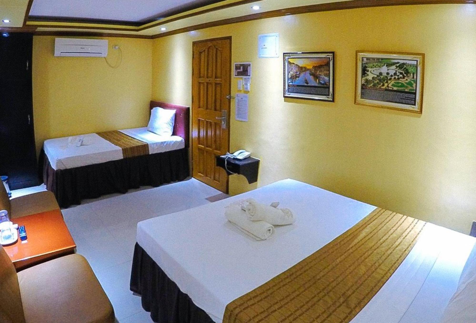 Reddoorz Plus @ Taj Hotel Tuguegarao Exterior foto