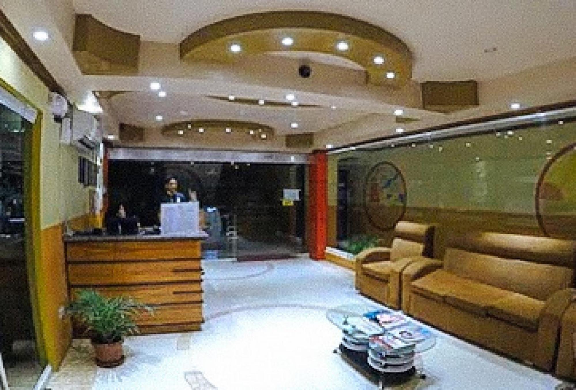 Reddoorz Plus @ Taj Hotel Tuguegarao Exterior foto